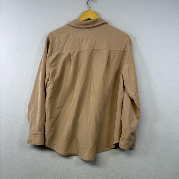 Old Navy Utility Button-Down Shirt – Women's Medium – Tan Neutral - Picture 2 of 7